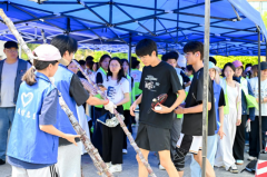 指导泛博师生以芳